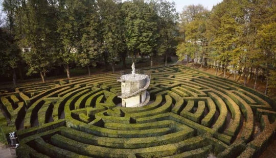 9 most unusual hedge mazes in the world that you need to walk through at least once in your life 9 most unusual hedge mazes in the world that you need to walk through at least once in your life