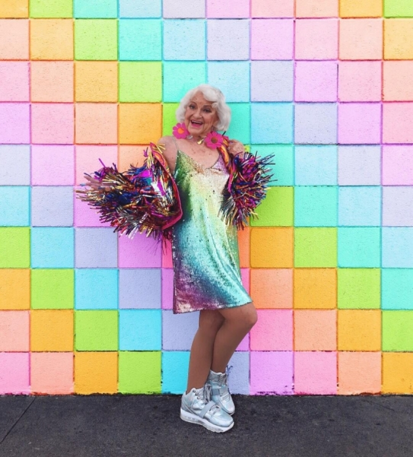 91-year-old granny lighter Helen Ruth van Winkle, or How to meet old age