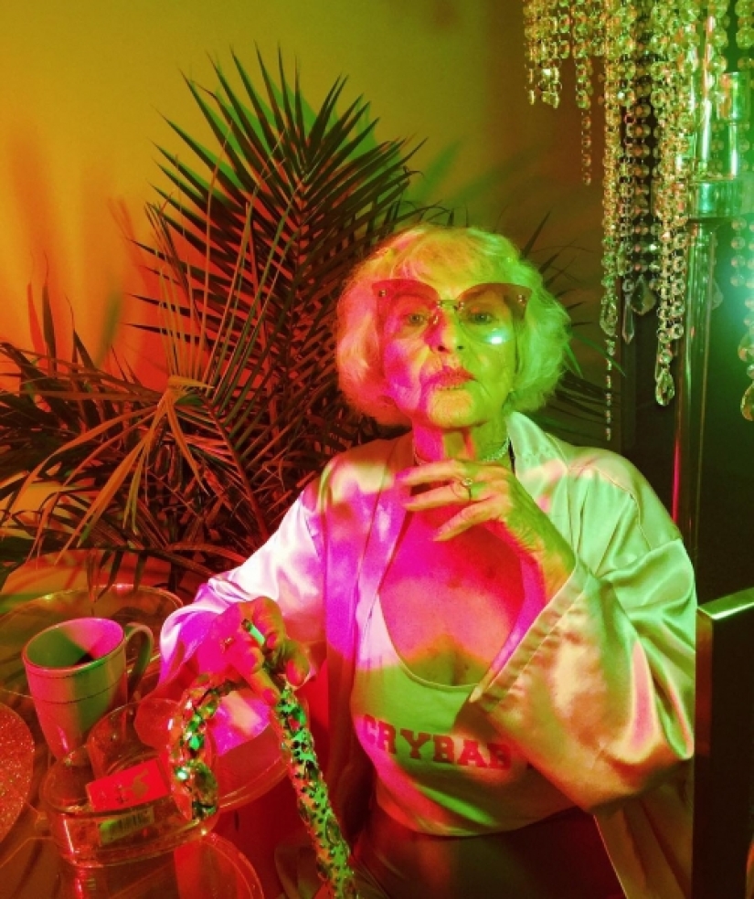 91-year-old granny lighter Helen Ruth van Winkle, or How to meet old age