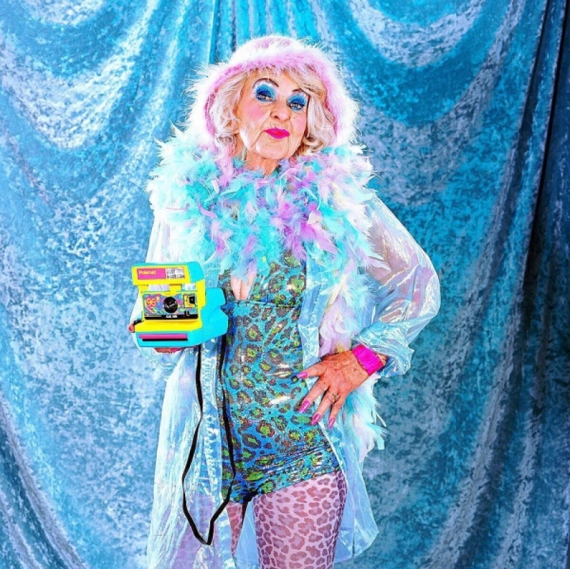 91-year-old granny lighter Helen Ruth van Winkle, or How to meet old age