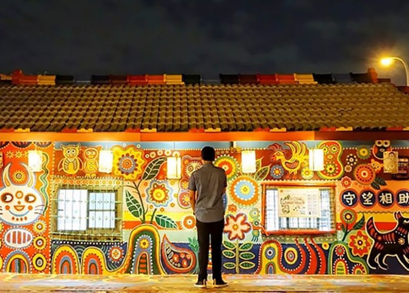 96-year-old Taiwanese saved the village from demolition, turning it into a rainbow attraction