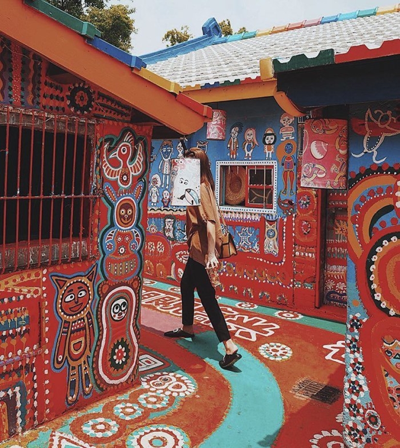 96-year-old Taiwanese saved the village from demolition, turning it into a rainbow attraction