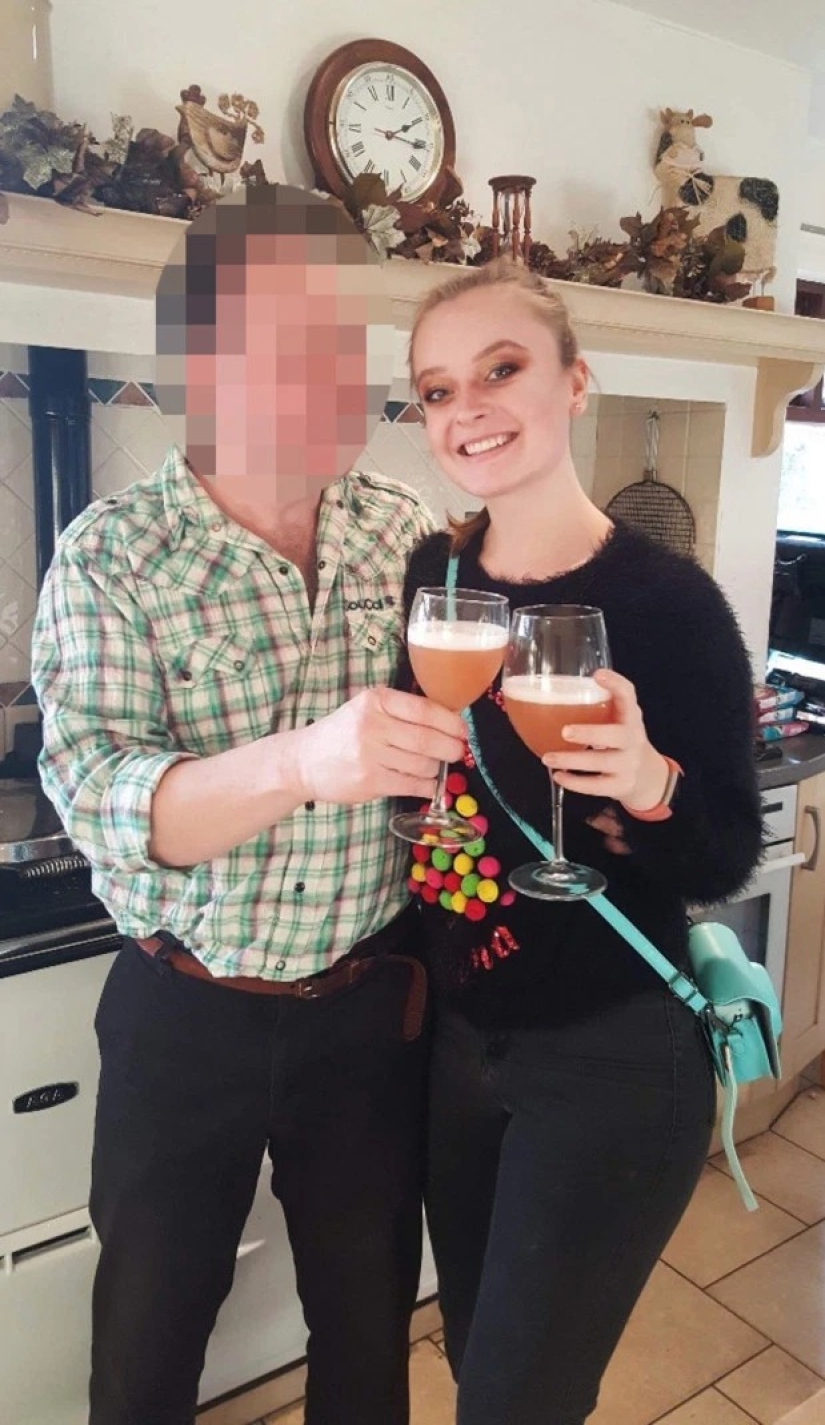 A 19-year-old student meets with five "daddies" who pay for everything