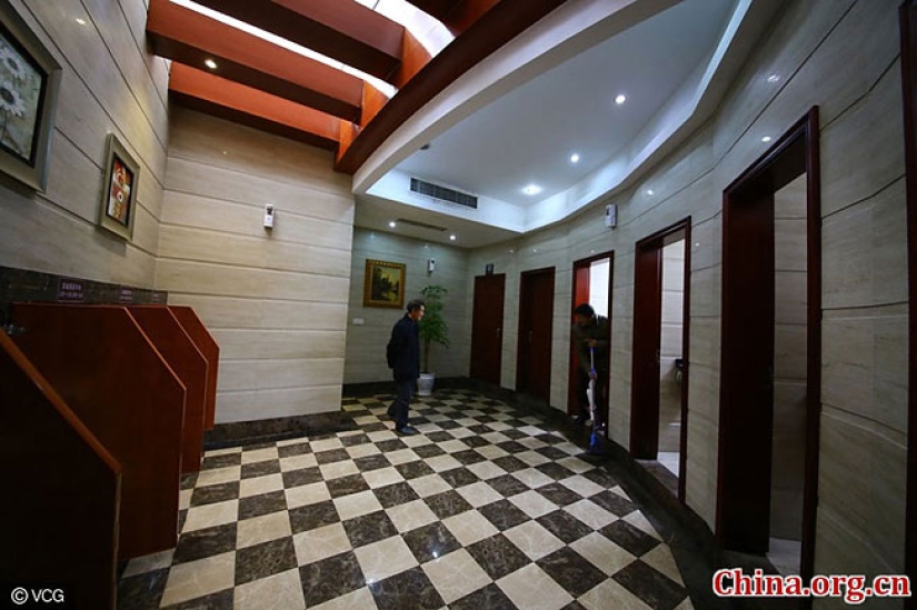 A 5-star public toilet has been opened in a Chinese city