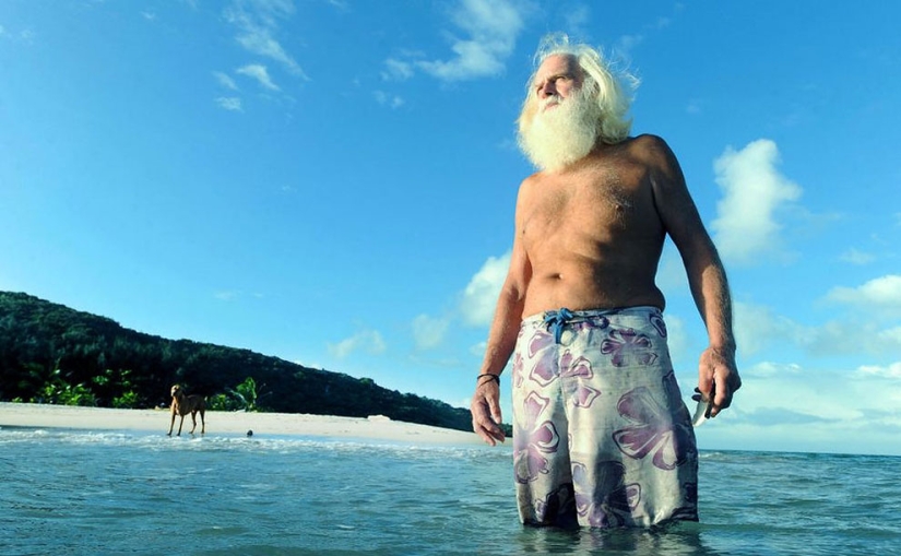 A bankrupt Australian millionaire has been living alone on a desert island for 20 years