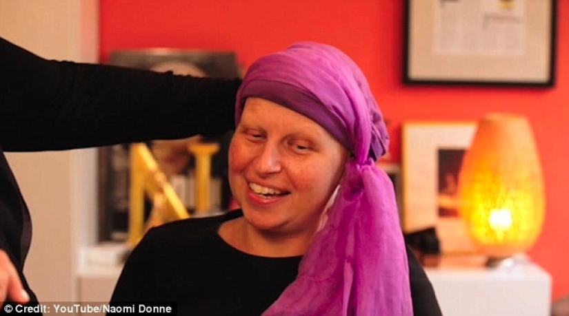 A British woman dying of cancer had a beautiful make-up and shooting done a couple of weeks before her death