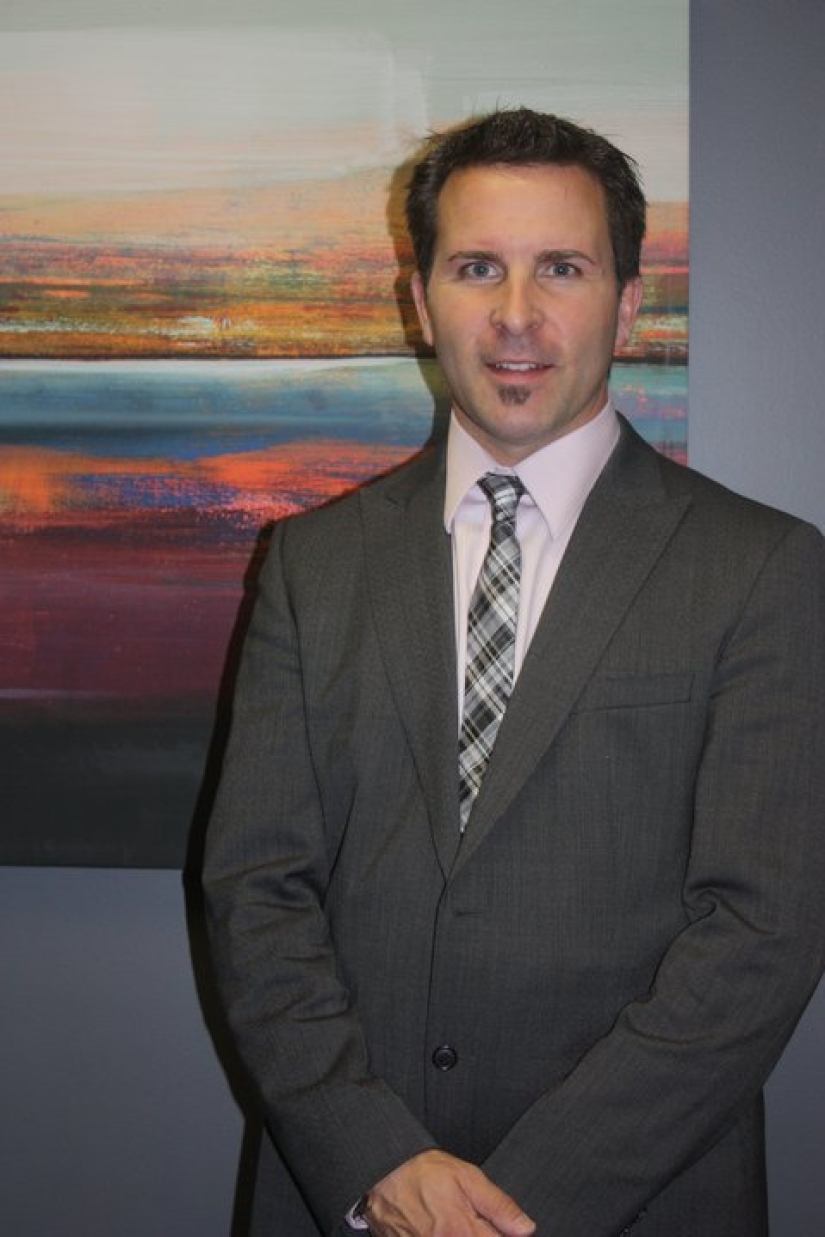 A Canadian found a house lost by someone in his field A Canadian found a house lost by someone in his field