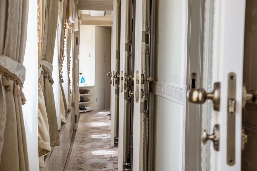 A carriage in which everyone will feel like a VIP: Kazakhs have created a five-star hotel on wheels