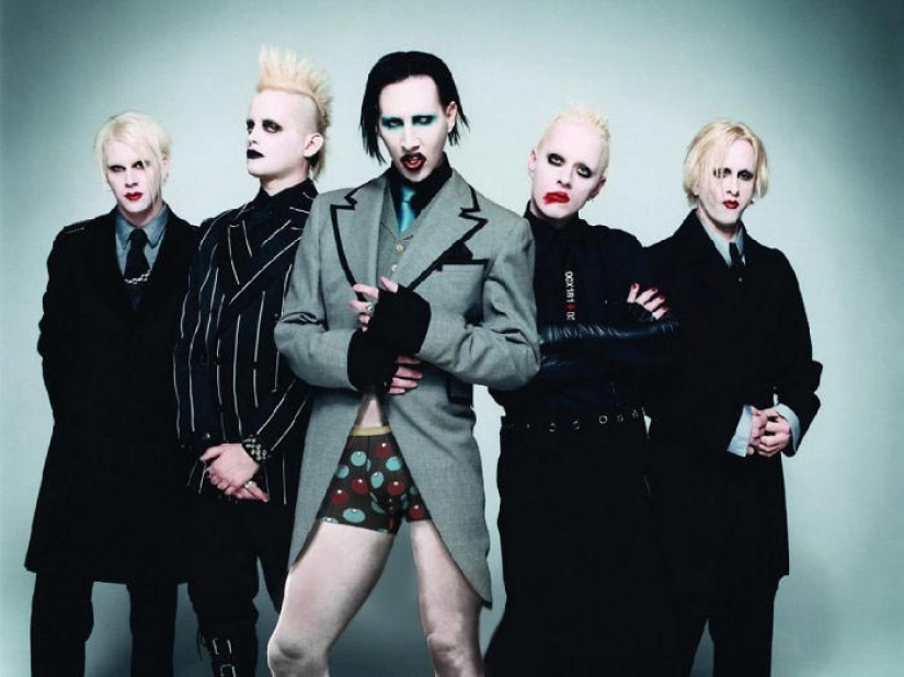 A day without pants! Clint Eastwood, the Pope, Iron Man and others participate A day without pants! Clint Eastwood, the Pope, Iron Man and others participate