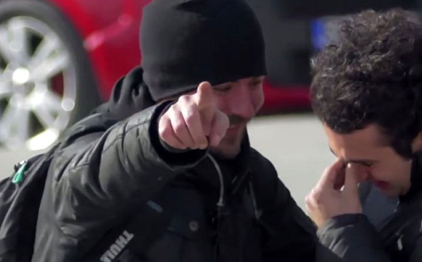 A deaf guy was moved to tears after learning that residents of his neighborhood had learned sign language to talk to him