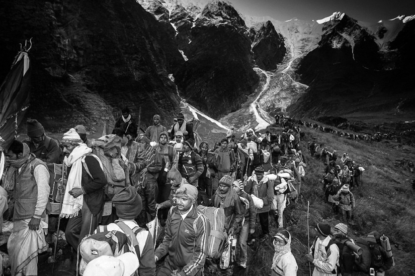 A difficult pilgrimage in the Himalayas A difficult pilgrimage in the Himalayas