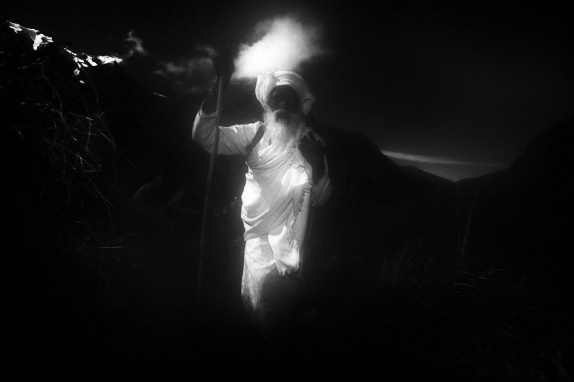 A difficult pilgrimage in the Himalayas A difficult pilgrimage in the Himalayas