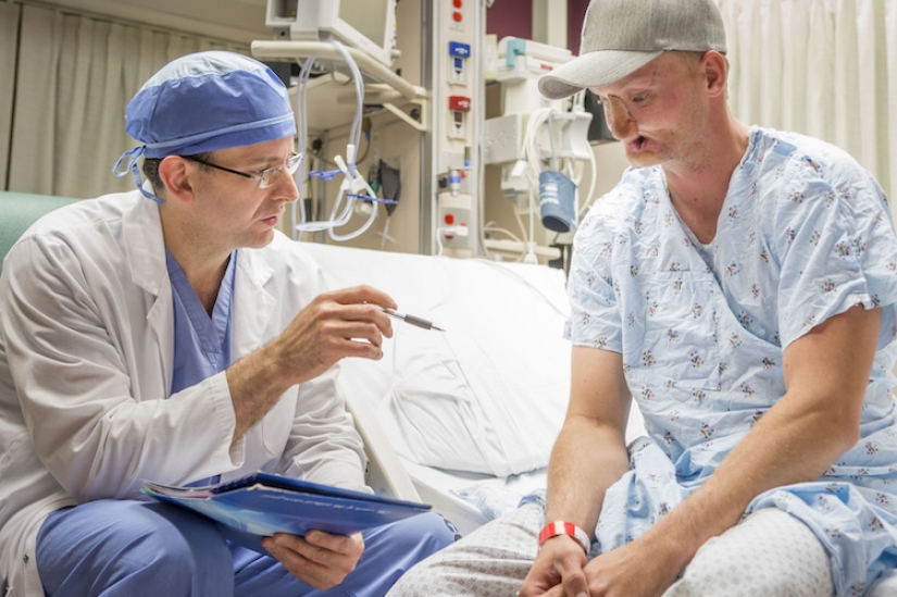 A failed suicide had his face transplanted, and a new life began for him