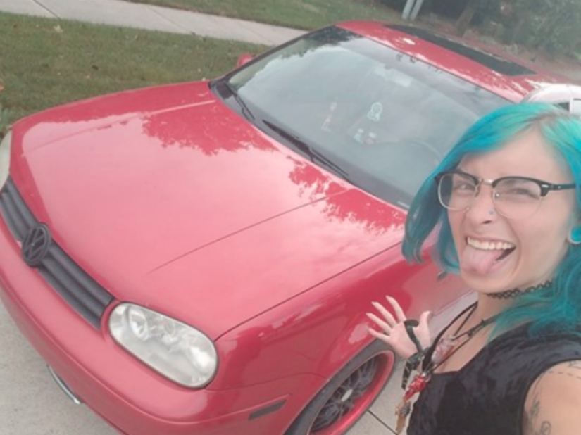 A fan of "Rick and Morty" gave his car for a box of sauce from the cartoon A fan of "Rick and Morty" gave his car for a box of sauce from the cartoon