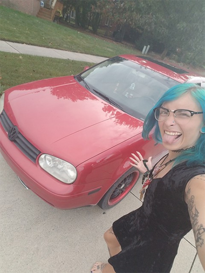 A fan of "Rick and Morty" gave his car for a box of sauce from the cartoon A fan of "Rick and Morty" gave his car for a box of sauce from the cartoon