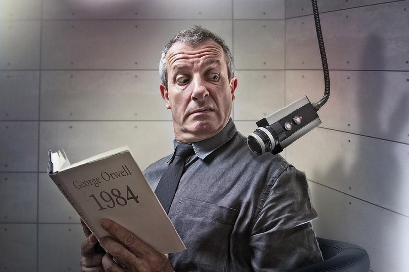 A funny photo project about books that not everyone will understand A funny photo project about books that not everyone will understand