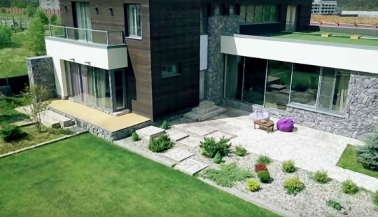 A house with an underground bunker is for sale in the Moscow region