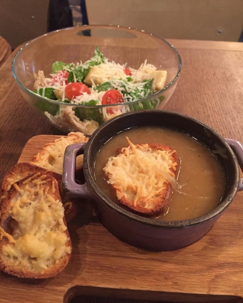 A los franceses se les mostraron fotos de comida "francesa" de Instagram ruso A los franceses se les mostraron fotos de comida "francesa" de Instagram ruso