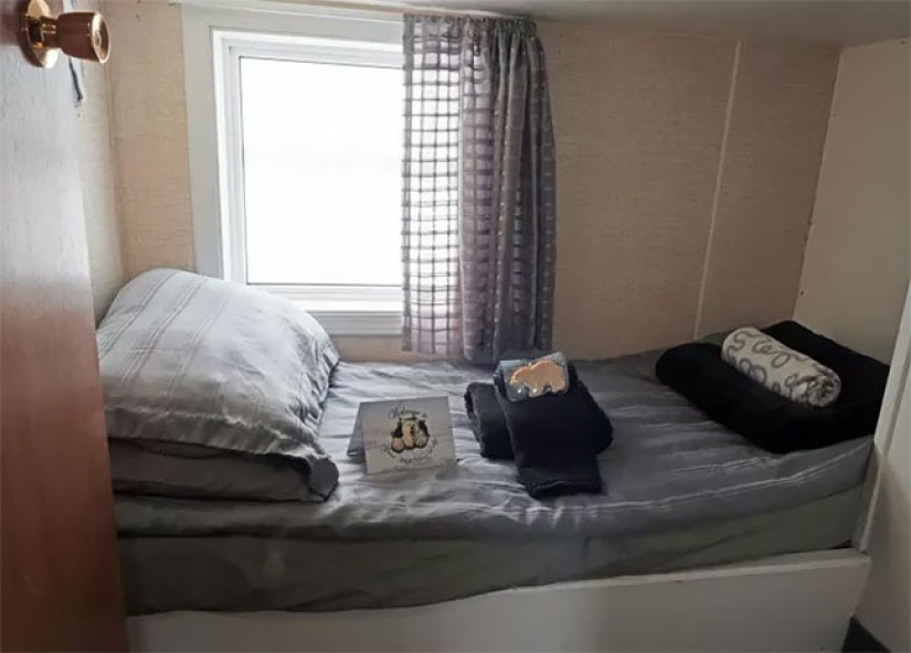 A night with polar bears: the first Arctic hotel on wheels