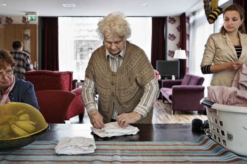 A normal-looking Dutch village in which everyone suffers from dementia A normal-looking Dutch village in which everyone suffers from dementia