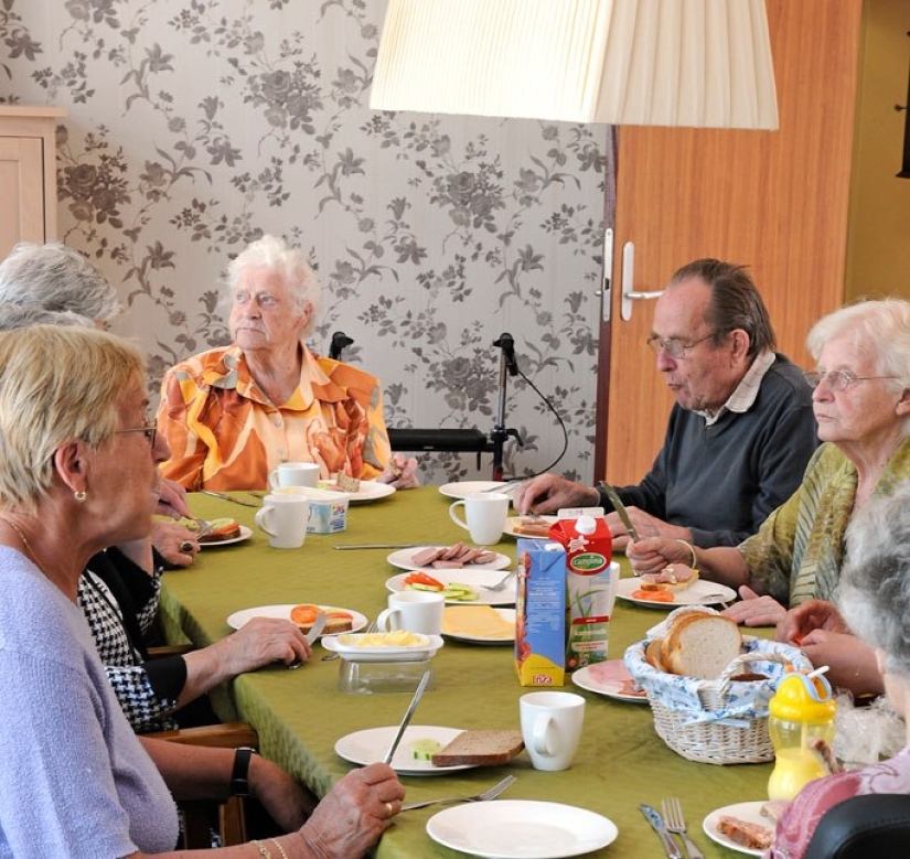 A normal-looking Dutch village in which everyone suffers from dementia A normal-looking Dutch village in which everyone suffers from dementia