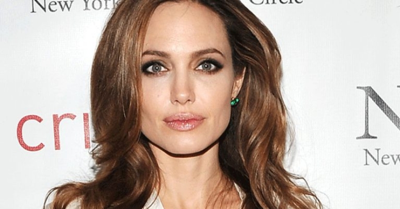A plastic surgeon has made a perfect face out of the most frequently requested features of stars