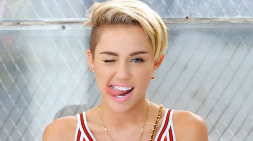 A plastic surgeon has made a perfect face out of the most frequently requested features of stars