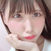 A rapist tracked down a Japanese singer by studying the reflection of the street in her eyes in a selfie A rapist tracked down a Japanese singer by studying the reflection of the street in her eyes in a selfie