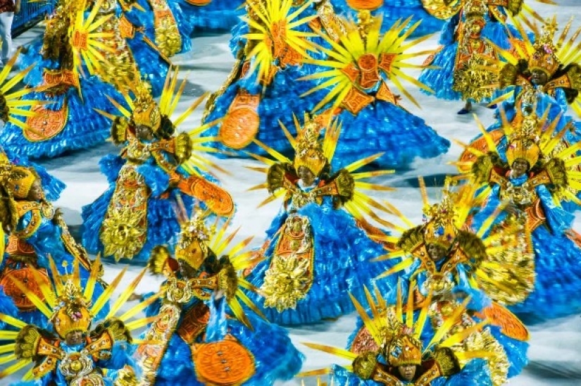 A riot of colors and emotions: the annual carnival has started in Rio de Janeiro