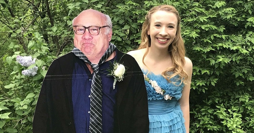 A schoolgirl came to the prom with a cardboard Danny Devito, the actor appreciated and sent a response. A schoolgirl came to the prom with a cardboard Danny Devito, the actor appreciated and sent a response.