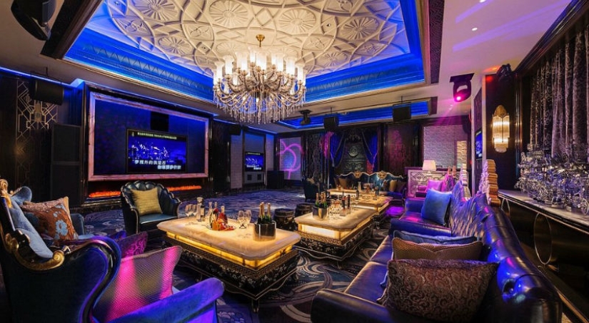 A seven-star hotel in China, where luxury is rushing out of all the cracks