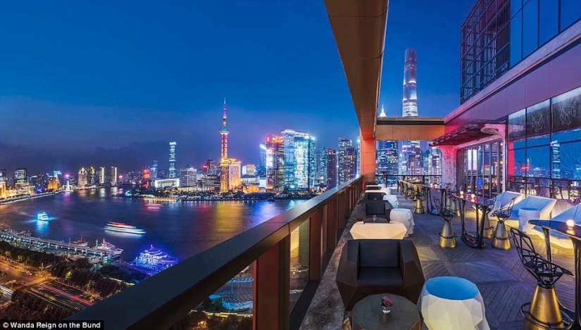 A seven-star hotel in China, where luxury is rushing out of all the cracks