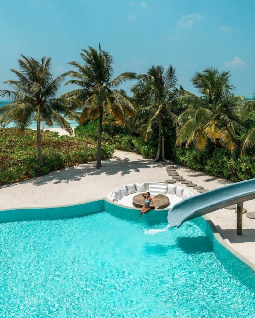 A store in the Maldives has opened a dream job with a ridiculous salary