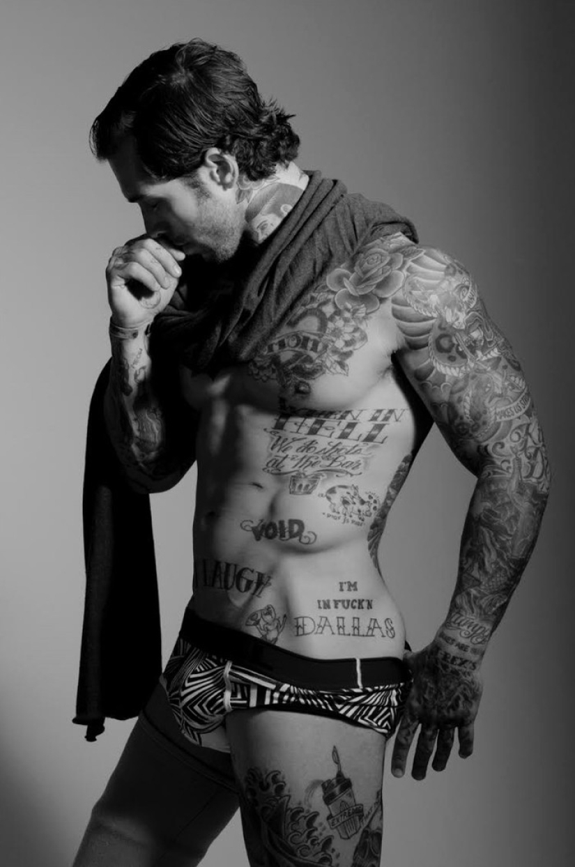 A strong man with a tattoo, a disabled man and a veteran of Afghanistan decided to become a model A strong man with a tattoo, a disabled man and a veteran of Afghanistan decided to become a model