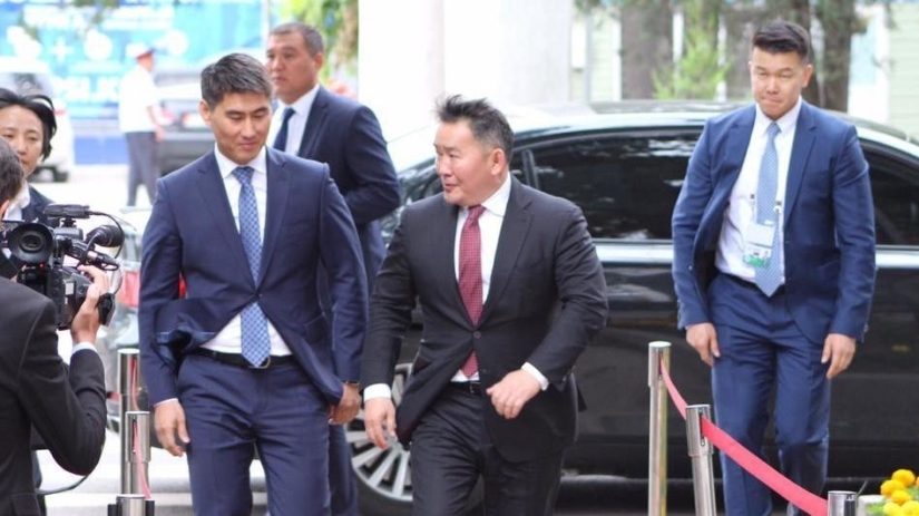 A super hero, not a politician: why the president of Mongolia is the "coolest" A super hero, not a politician: why the president of Mongolia is the "coolest"
