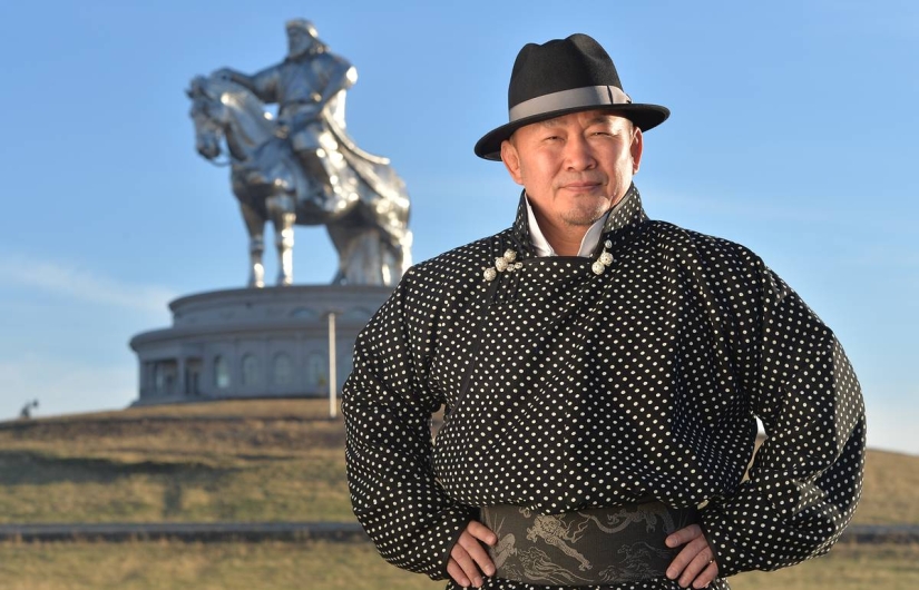 A super hero, not a politician: why the president of Mongolia is the "coolest" A super hero, not a politician: why the president of Mongolia is the "coolest"