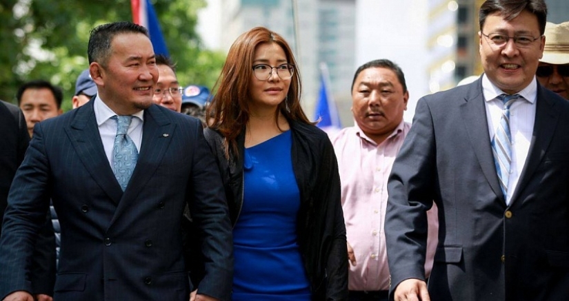 A super hero, not a politician: why the president of Mongolia is the "coolest" A super hero, not a politician: why the president of Mongolia is the "coolest"