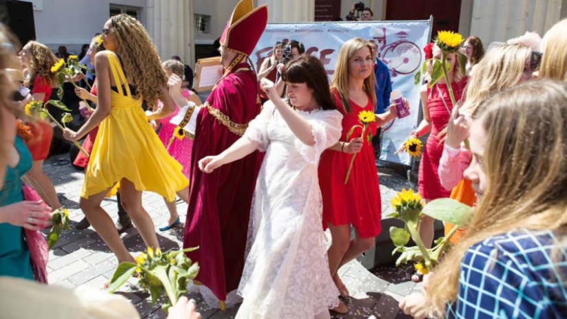 A woman married herself and cheated on herself