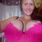 A woman with a 13th breast size told about her suffering