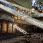 Abandoned places in Vincent Jansen's photographs