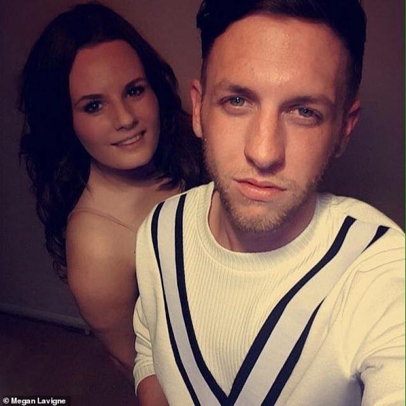 Abuse of a sleeping woman: the girl recognized herself in a candid video shot by her stepfather by a tattoo