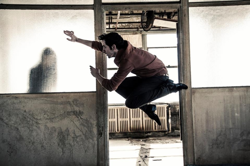 Acrobatic dancers defy gravity