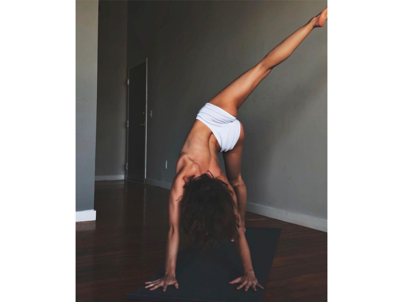 Adorable beauties with a good stretch: 25 photos