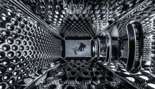 Adrenaline rush: The 30 best extreme photos of 2017 from Red Bull