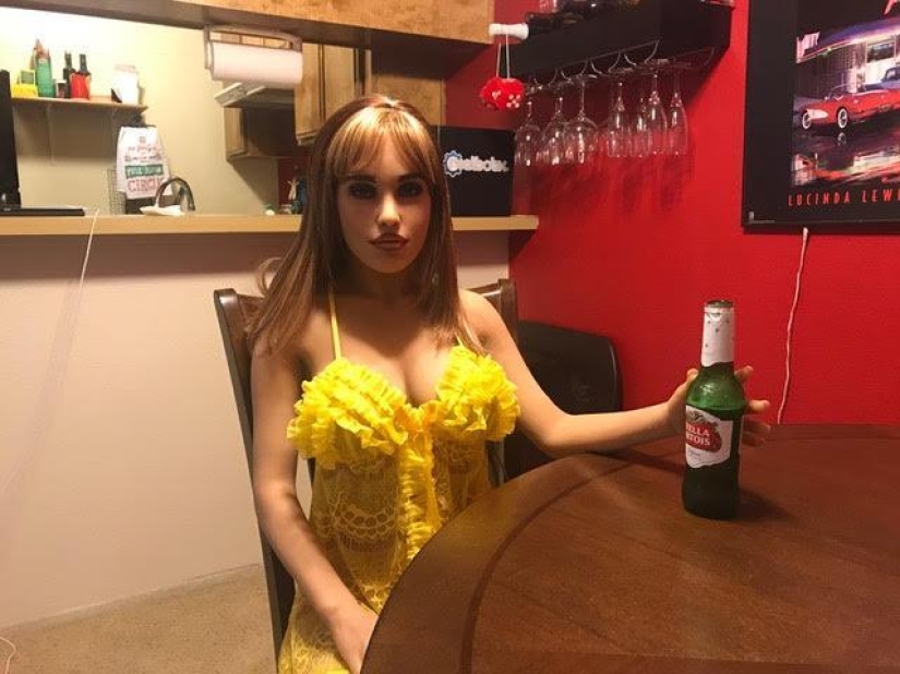 Adult Games, or Why Men Play with Dolls