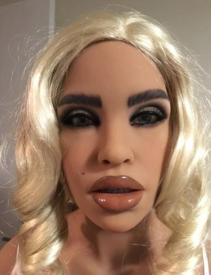 Adult Games, or Why Men Play with Dolls