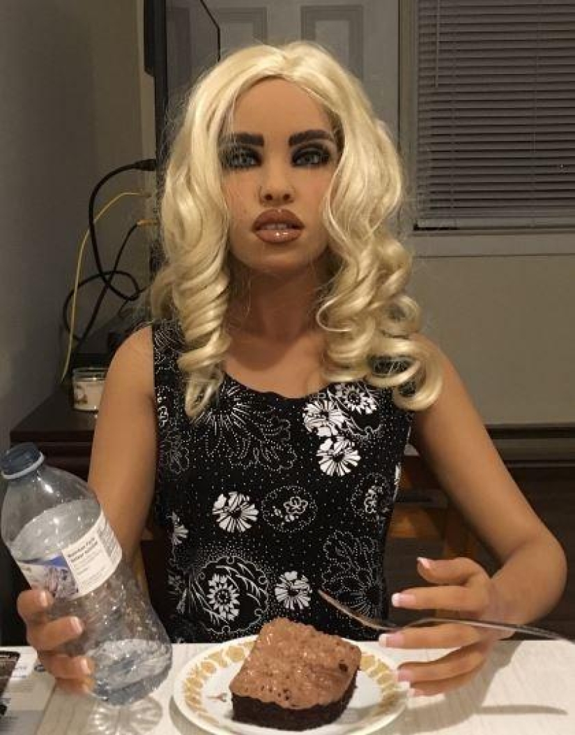 Adult Games, or Why Men Play with Dolls