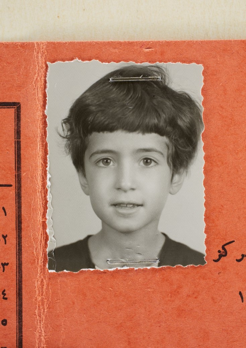 Afsaneh: La vida de una mujer en fotos de pasaporte