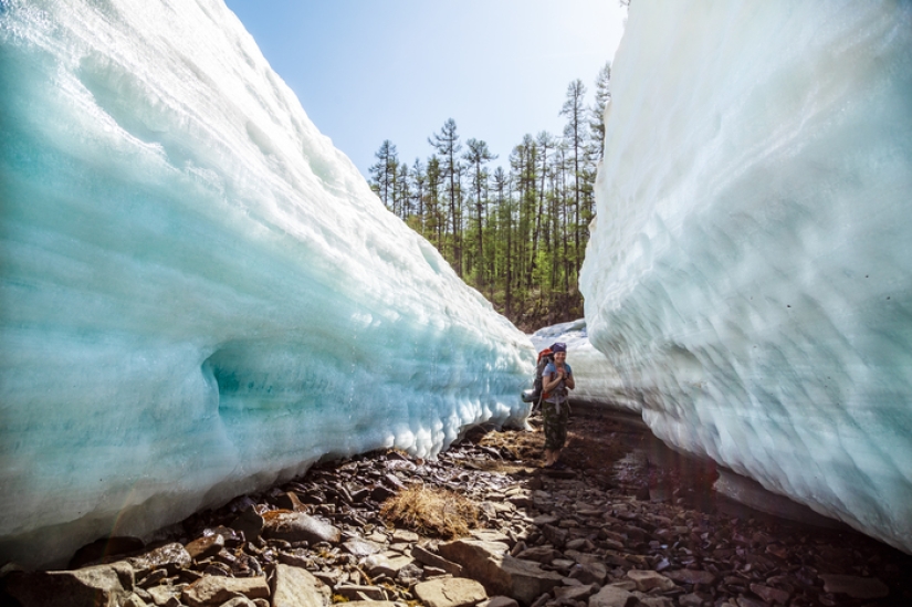 After seeing this, you will want to go to Yakutia: a walk on the ice in the hot summer After seeing this, you will want to go to Yakutia: a walk on the ice in the hot summer
