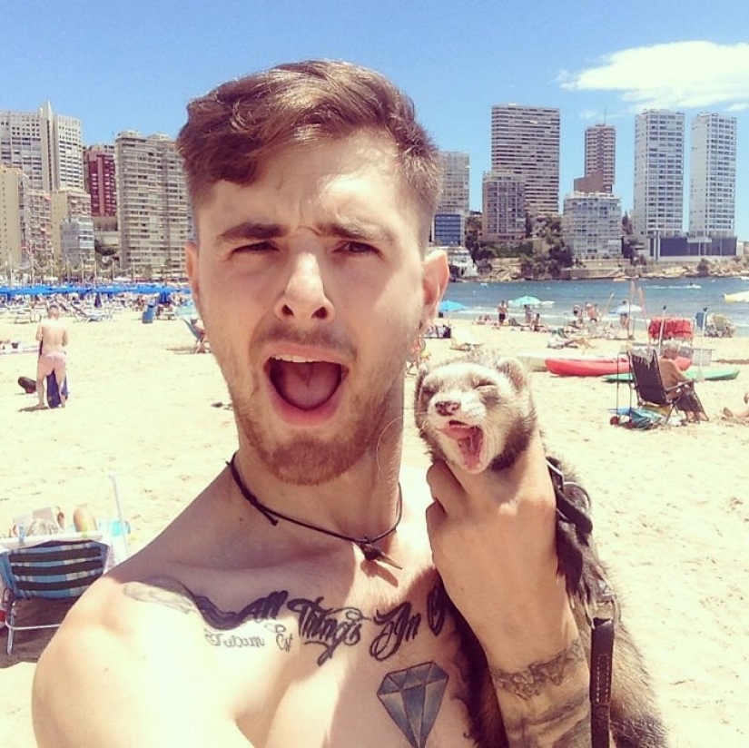After the tragic death of loved ones, the guy sold everything to travel the world with a ferret